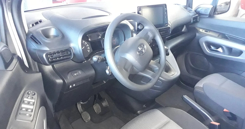 Toyota Proace City Verso cena 133900 przebieg: 3, rok produkcji 2024 z Ryn małe 11